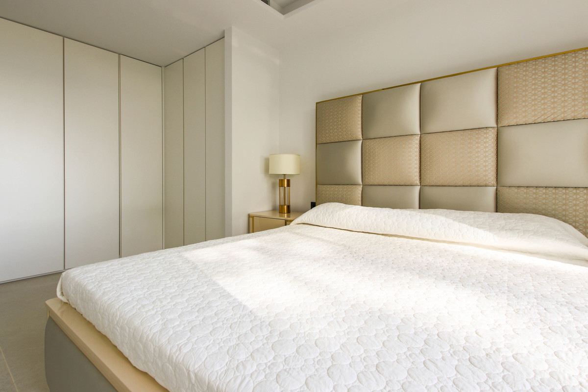 10-bb915d1cb19341576dcdc994b81ab9c5-14