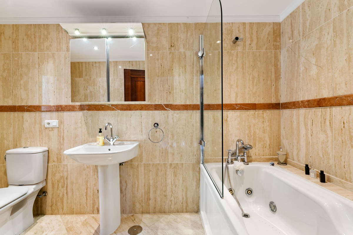 10-bb915d1cb19341576dcdc994b81ab9c5-39