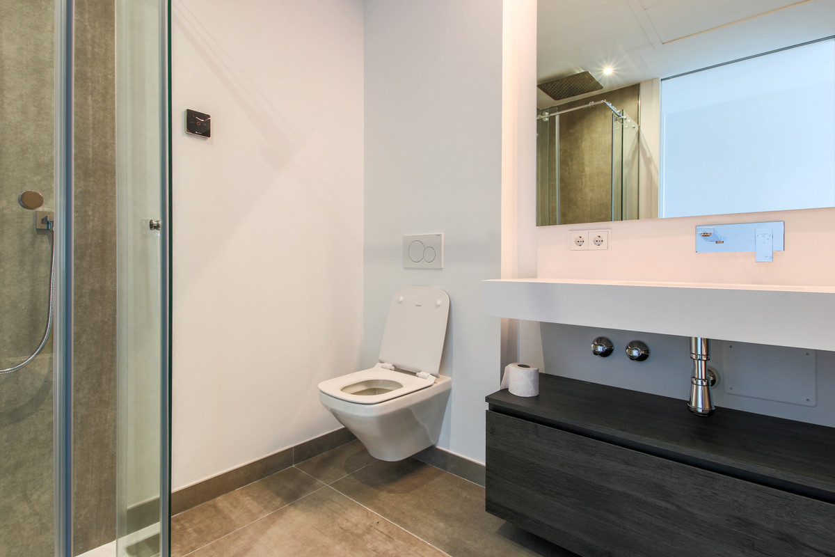 11-20939a0134ad724a8cb2a801094d15a4-14