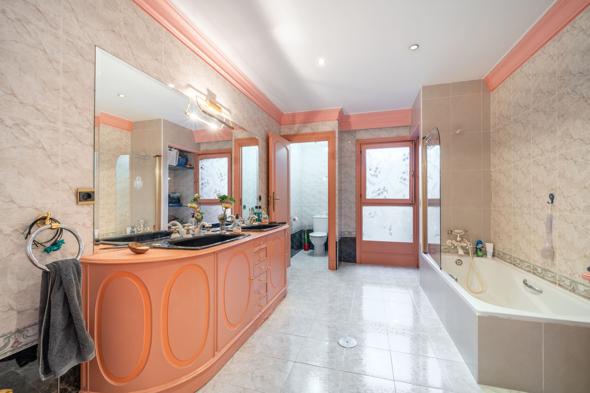 11-20939a0134ad724a8cb2a801094d15a4-40