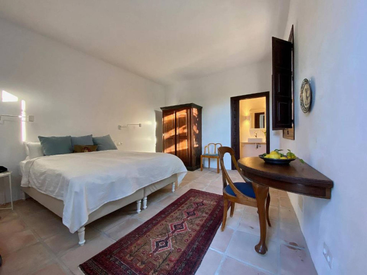 12-53013098fcab6c38b1379cd33298e050-27