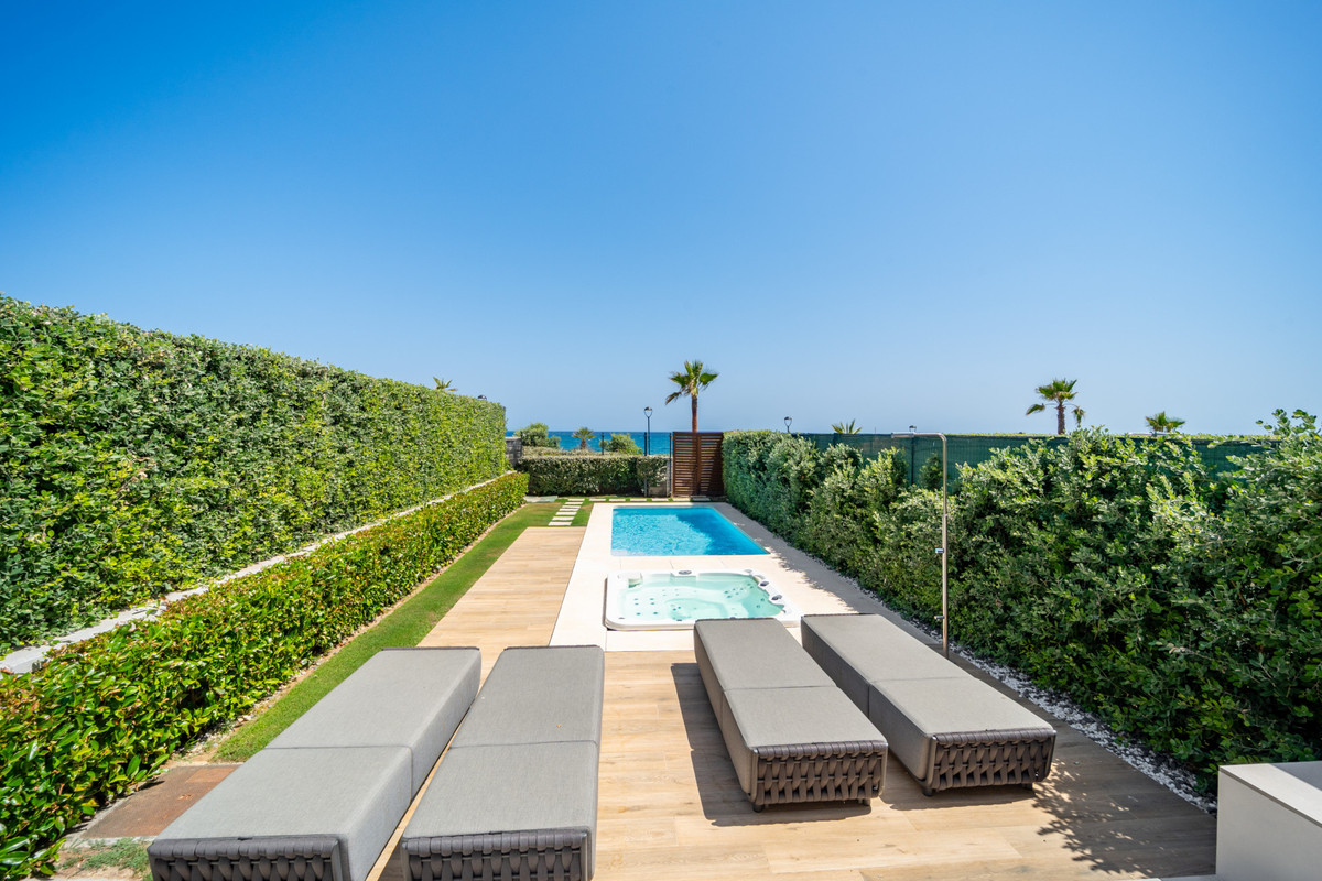 12-53013098fcab6c38b1379cd33298e050-33