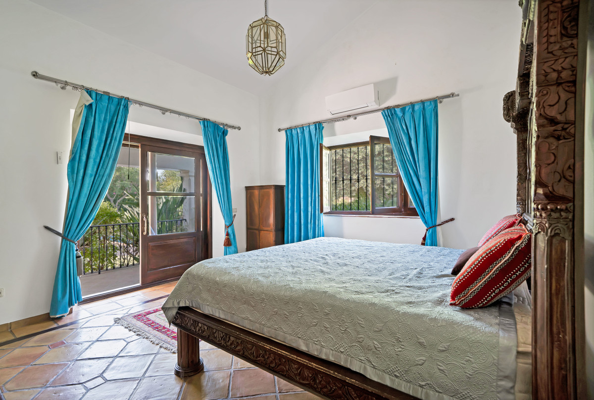 15-11d12f2f454f2f5e9b981fdd8b901d51-28