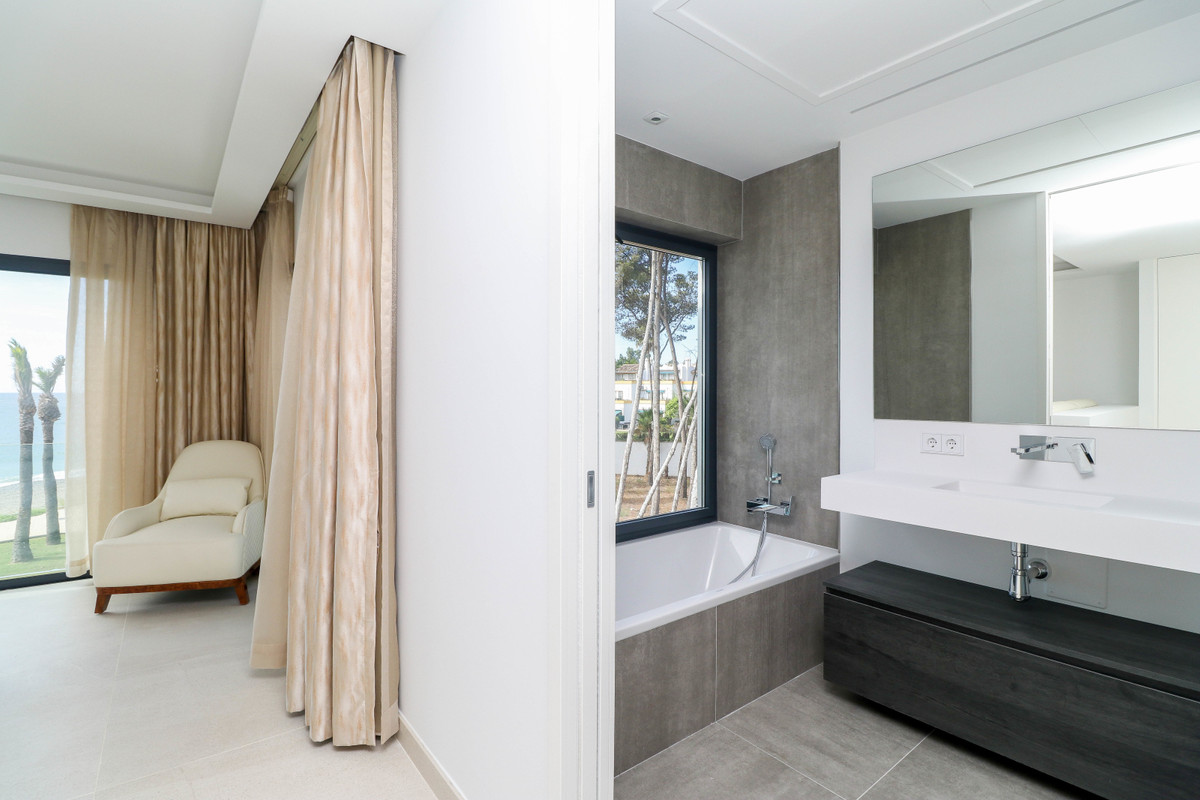 16-ec67b526875bf0124b6ce4328a754439-17