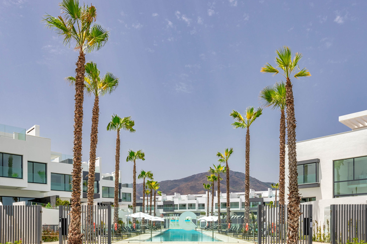 22-bcf8e6250e0bab365f900a8ac31ac040-15