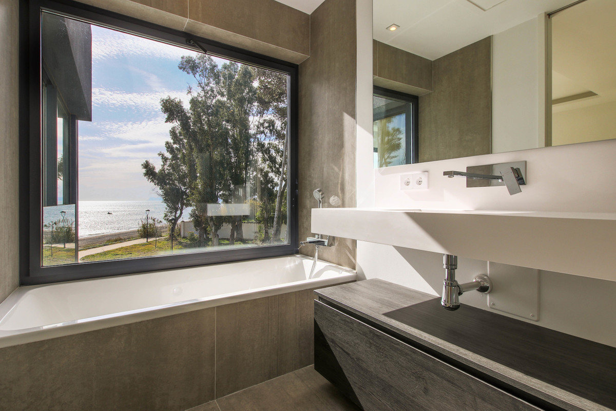 22-bcf8e6250e0bab365f900a8ac31ac040-16