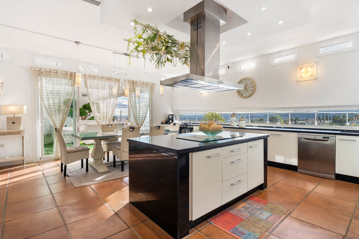 22-bcf8e6250e0bab365f900a8ac31ac040-31