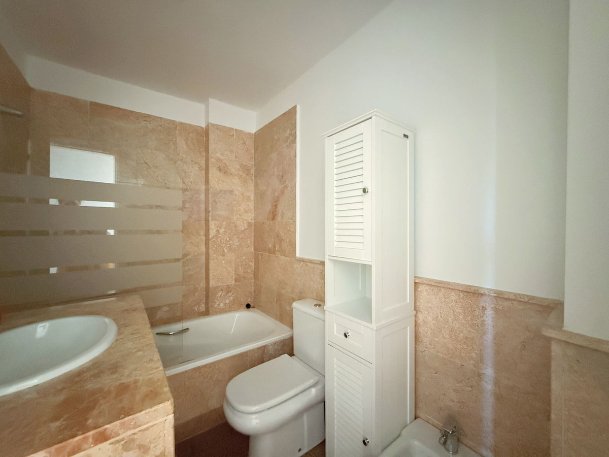 22-bcf8e6250e0bab365f900a8ac31ac040-34