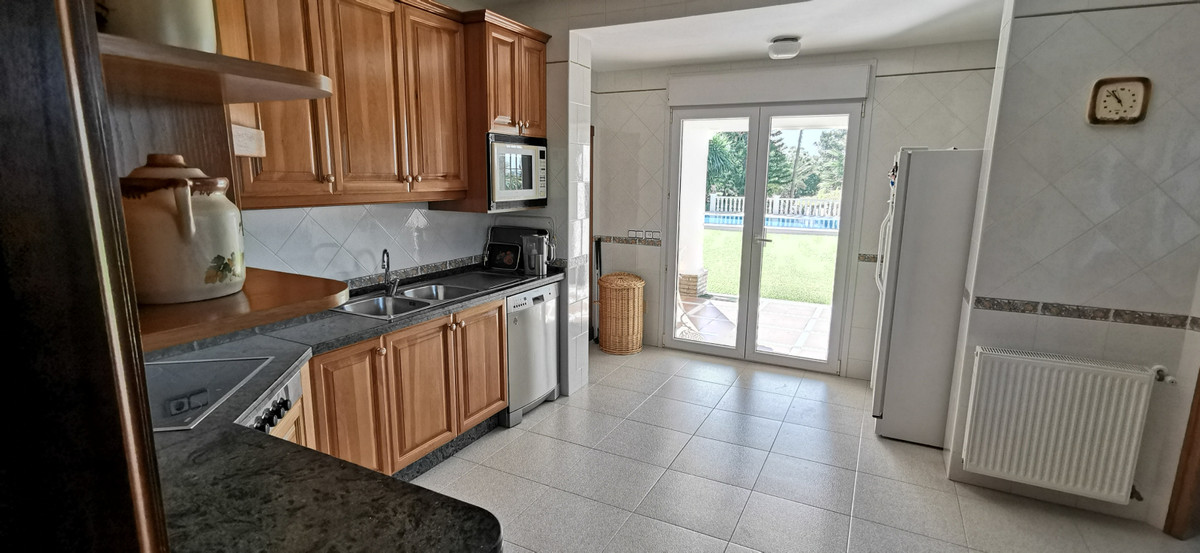 22-bcf8e6250e0bab365f900a8ac31ac040-6