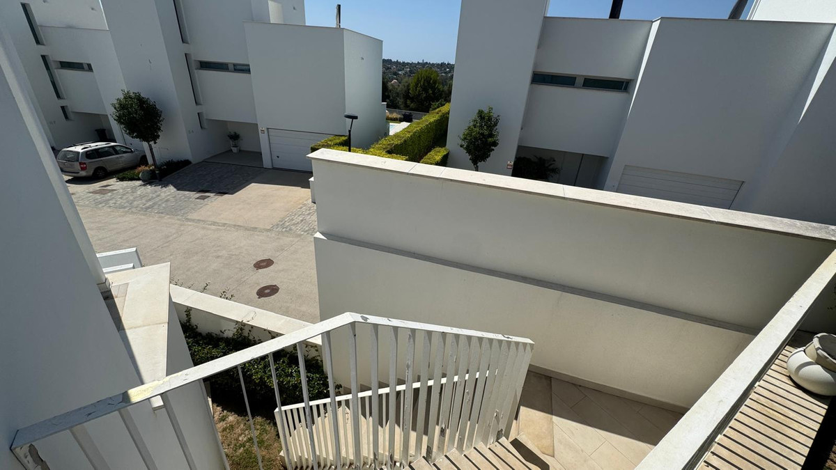 23-79897b85162c6a486c7a4d1eb46924dd-36