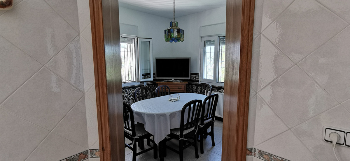 23-79897b85162c6a486c7a4d1eb46924dd-5