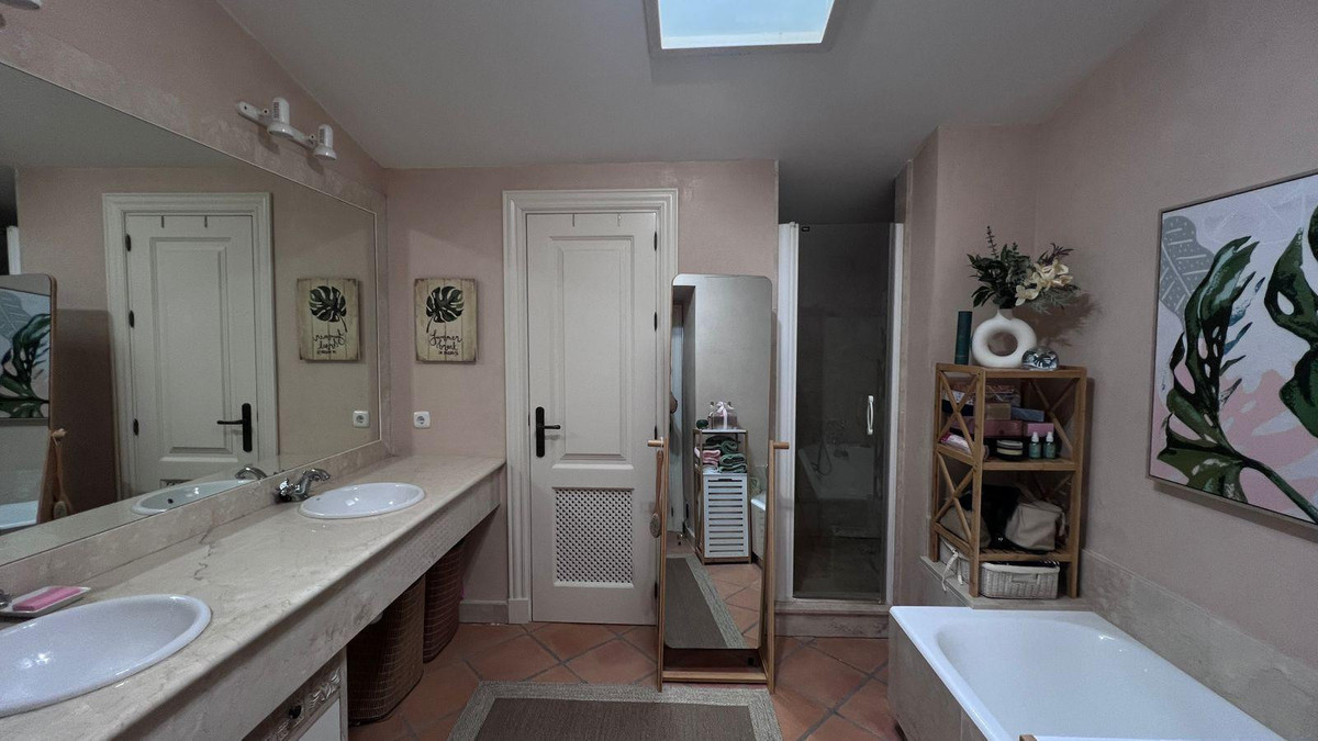 25-45e7a00e8ada30030040e20a35fbccfd-41