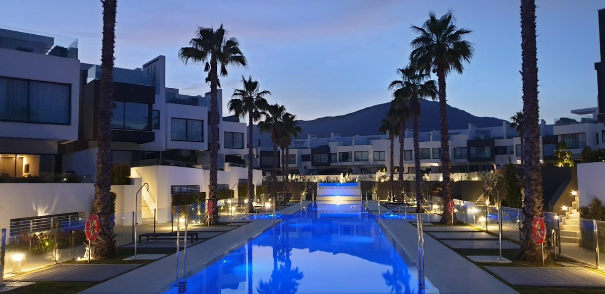 26-c684a62c9f160a1f90904dd925da0645-14