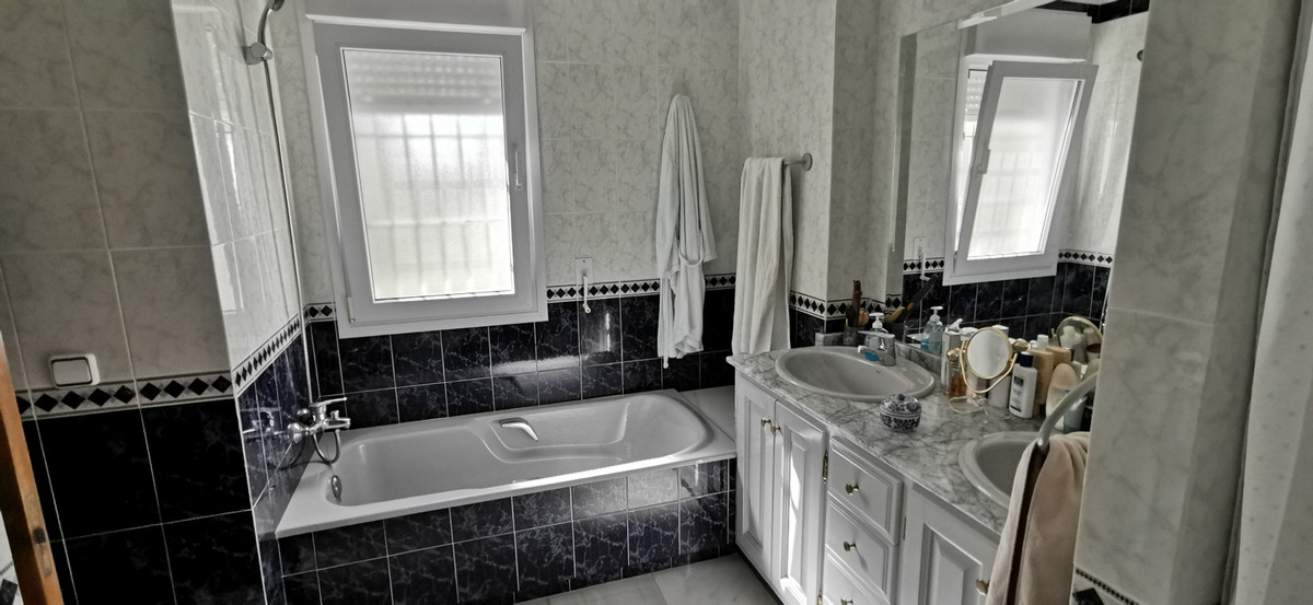 26-c684a62c9f160a1f90904dd925da0645-5