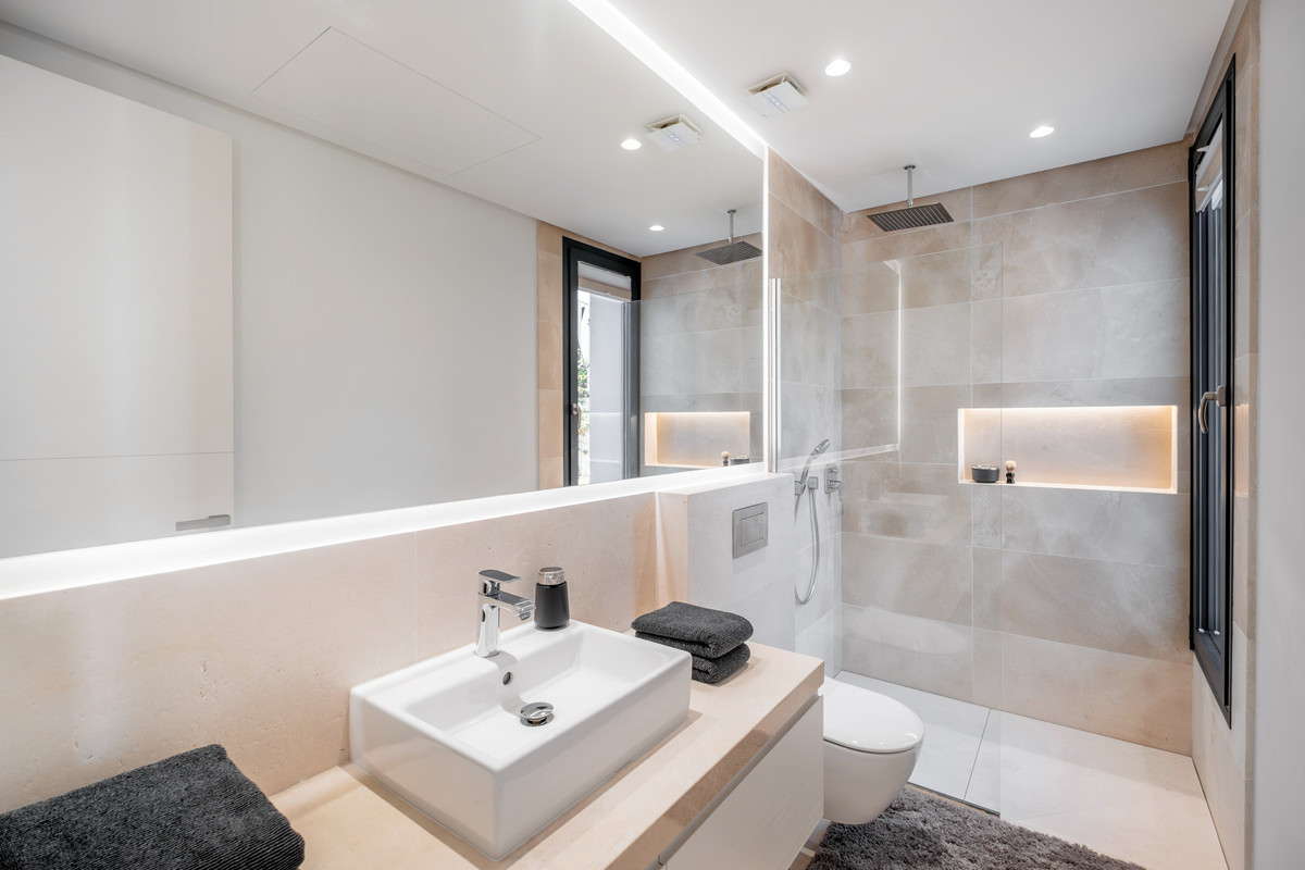 27-f6e8bc237ba13ac4c268badec6354f3d-19