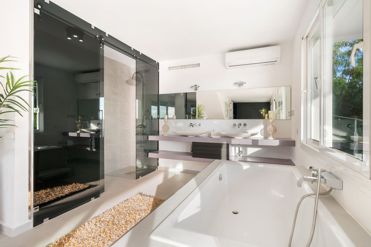 27-f6e8bc237ba13ac4c268badec6354f3d-25