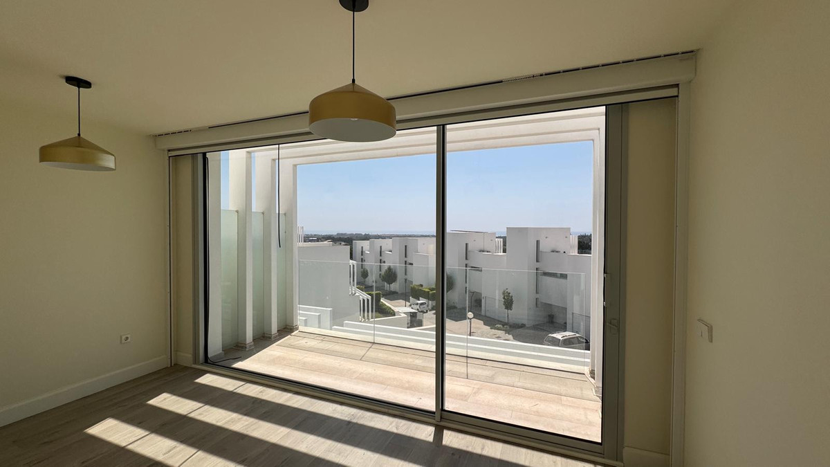 27-f6e8bc237ba13ac4c268badec6354f3d-30