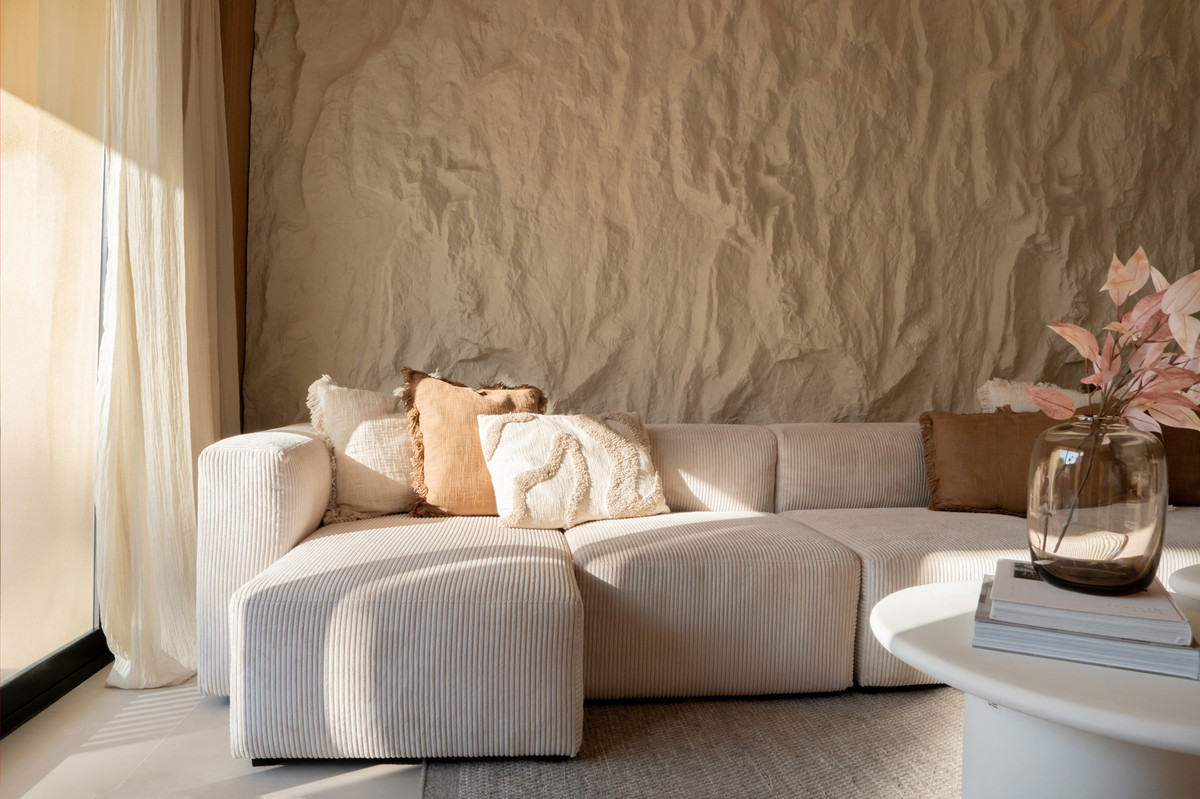 27-f6e8bc237ba13ac4c268badec6354f3d-32