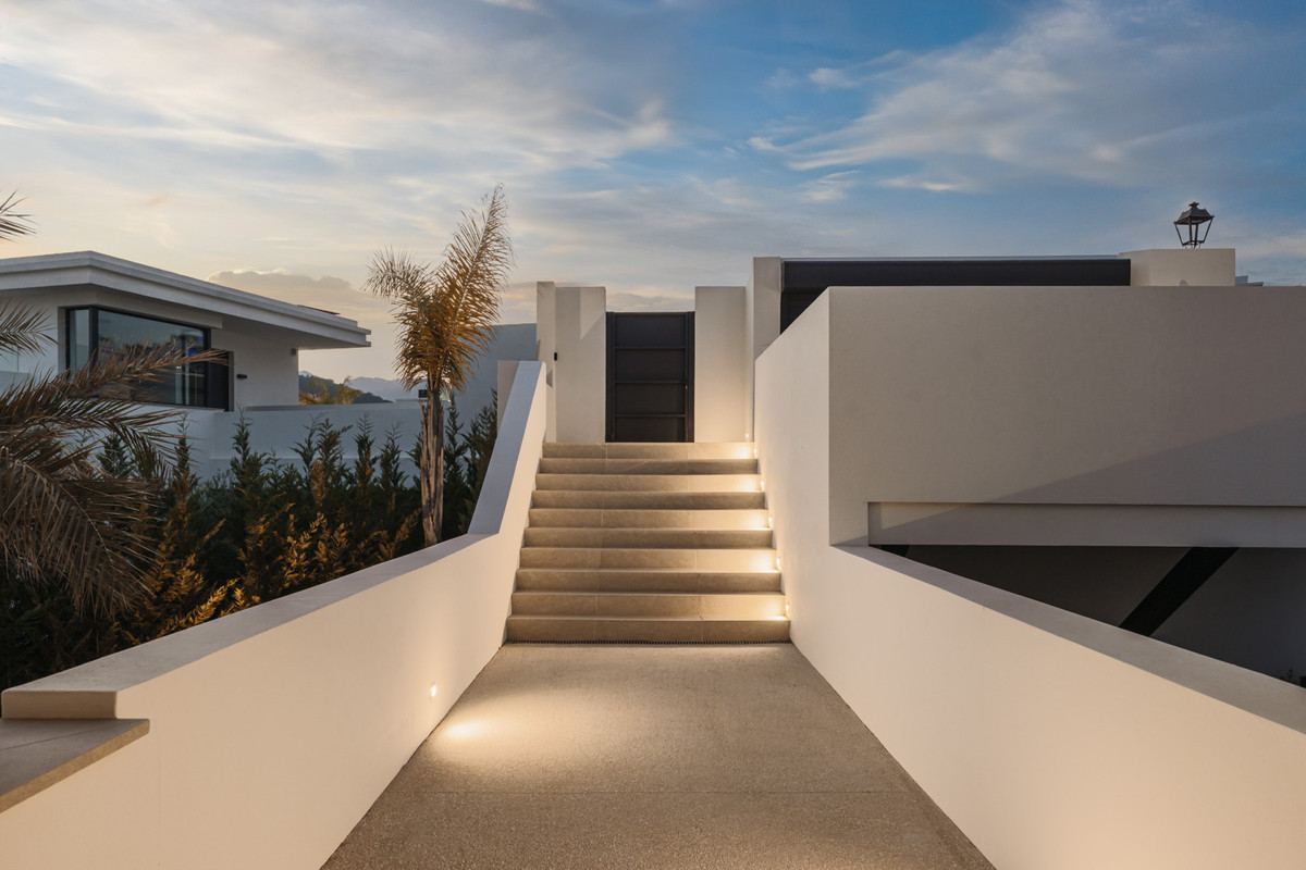 28-ef19a2c59920e2e087cd278a51b6dbf8-22