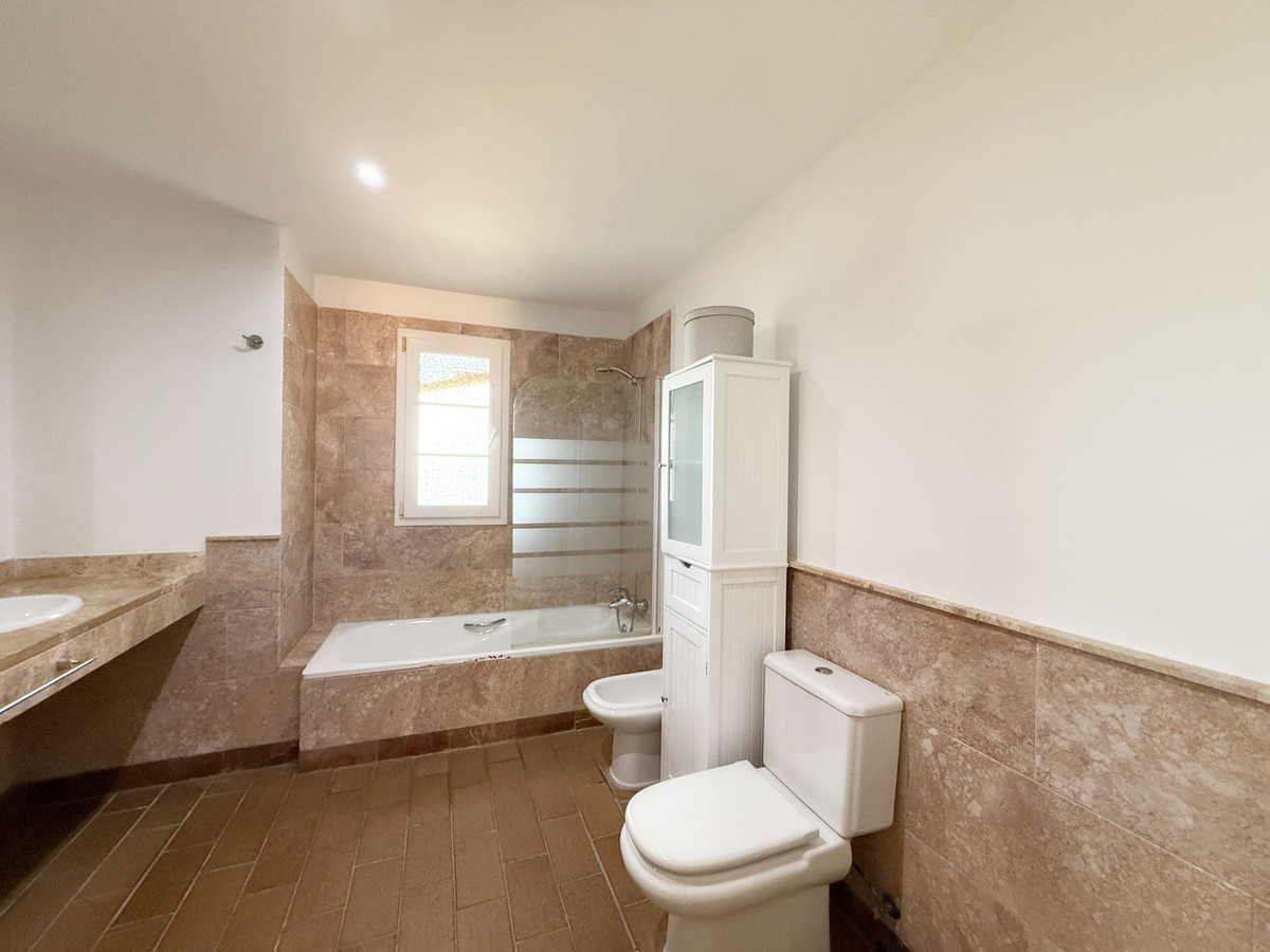 30-5e8634ec9576c9ad4825a6dec5b5d375-24