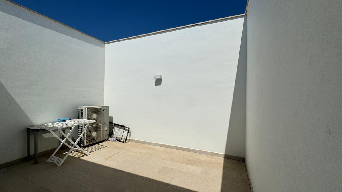 31-5e8b9eb86a2d455eeaf43a7bbf3ccd12-27