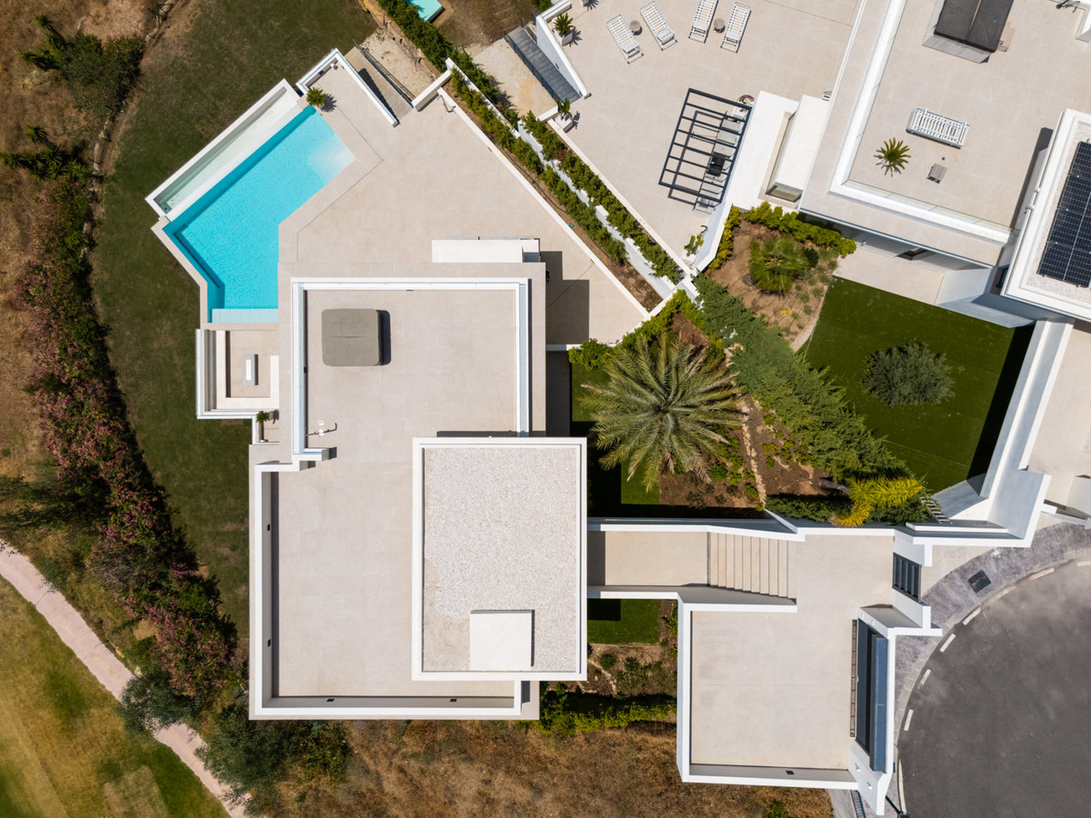 32-e7f90ea5feef5e01d64d74d6b6d8a834-18