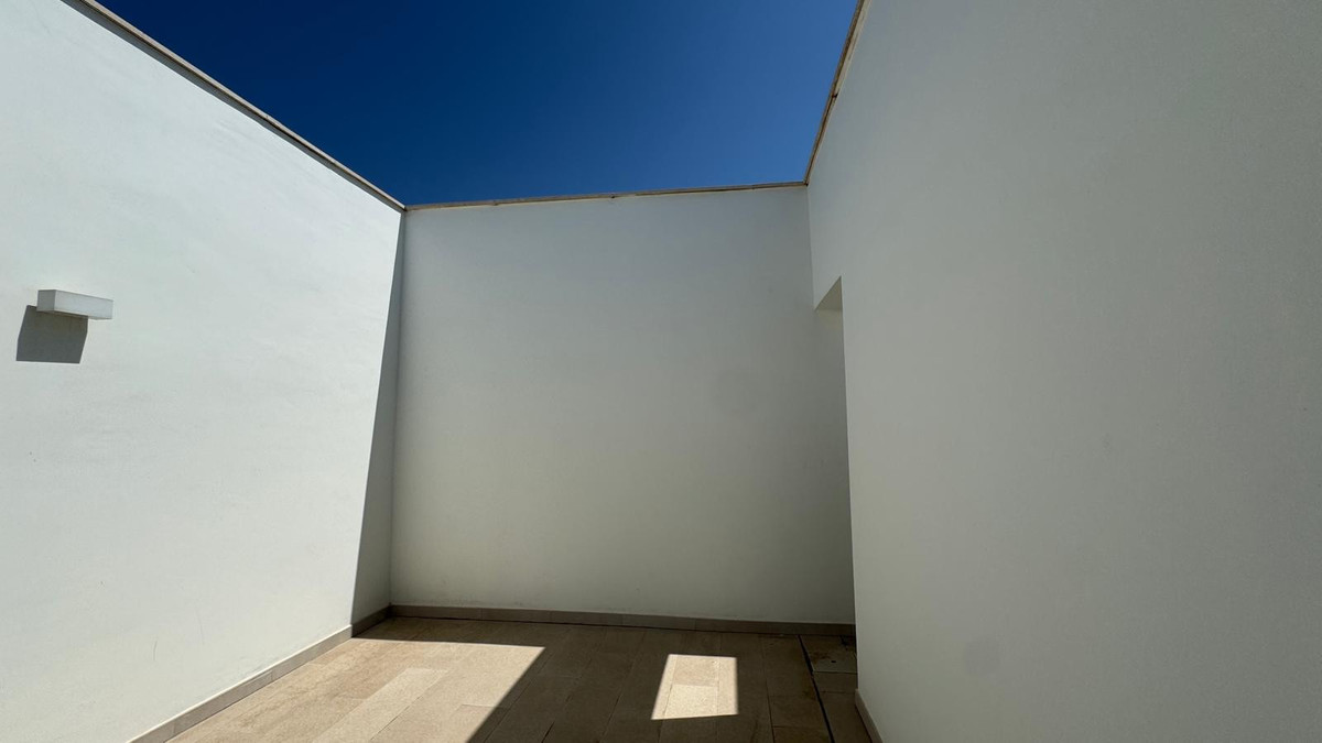 32-e7f90ea5feef5e01d64d74d6b6d8a834-26