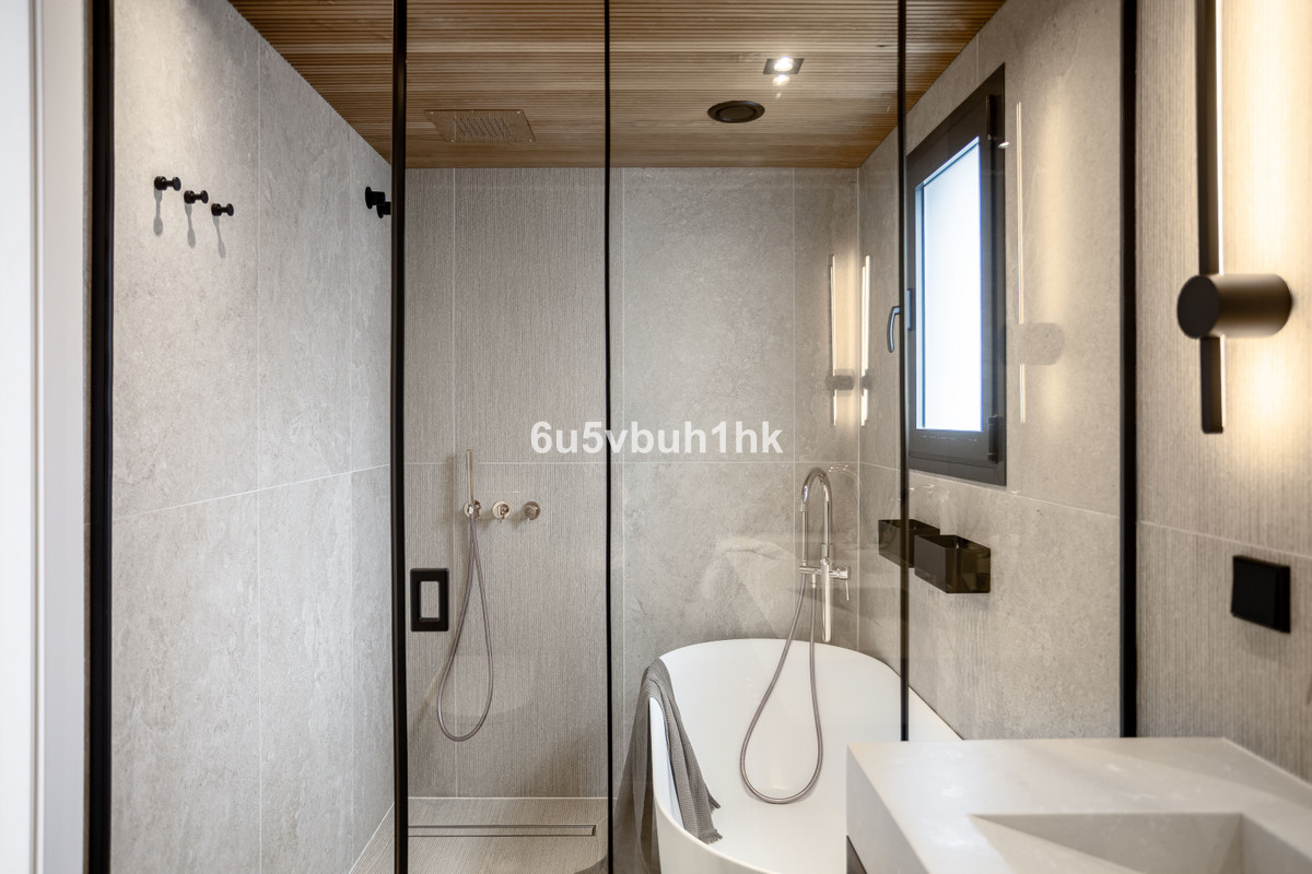 35-53608d01401493ba18e3704836160563-13