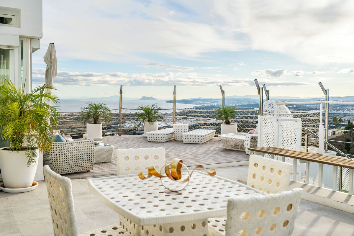 35-53608d01401493ba18e3704836160563-18