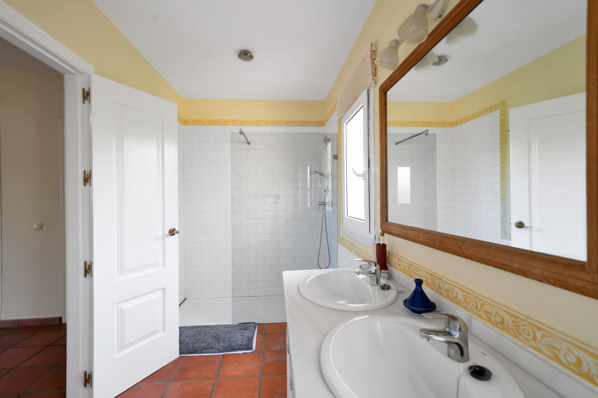 35-53608d01401493ba18e3704836160563-27