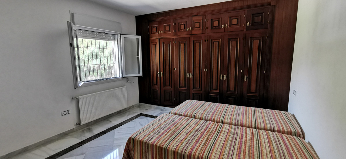 35-53608d01401493ba18e3704836160563-4