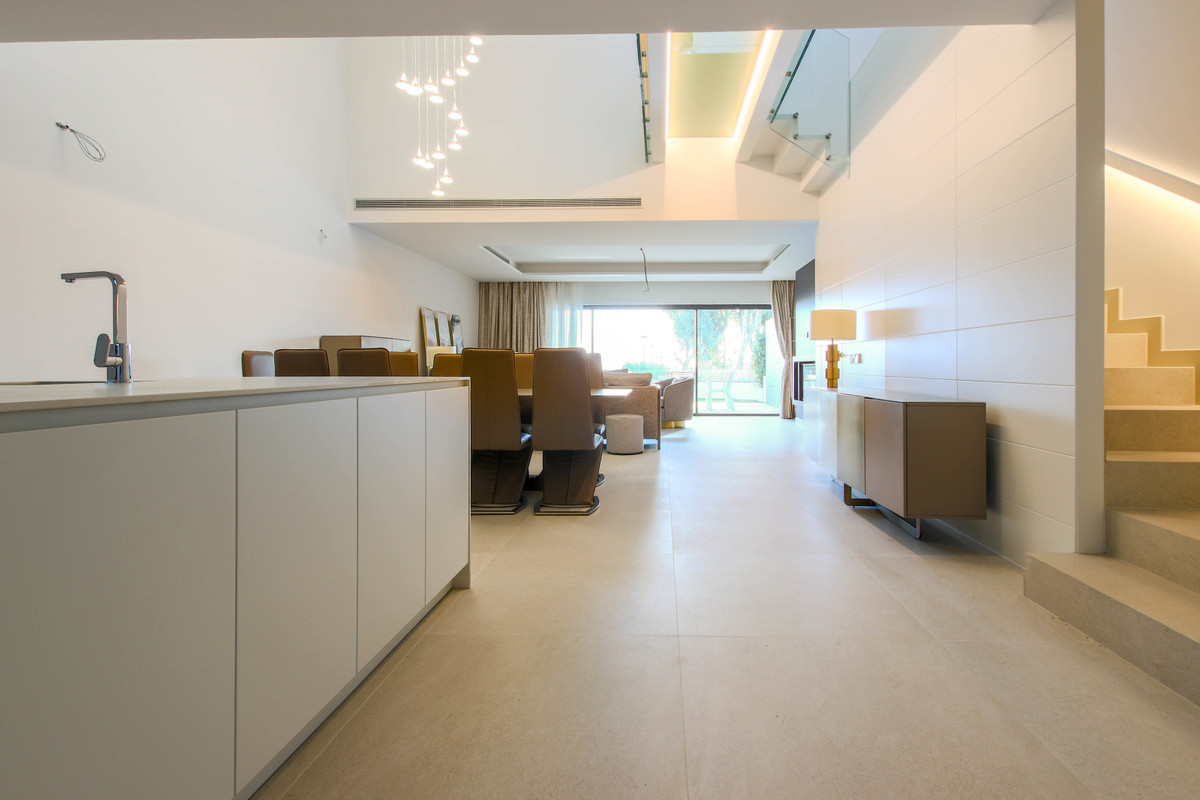 4-c23c0f86247804fa50226aecd8b0b2c8-16