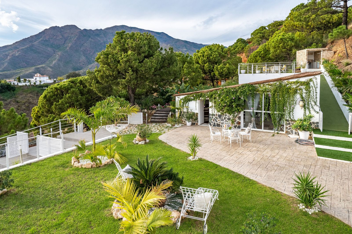 41-0bdc8f07789df4609410591d8ac779d9-13