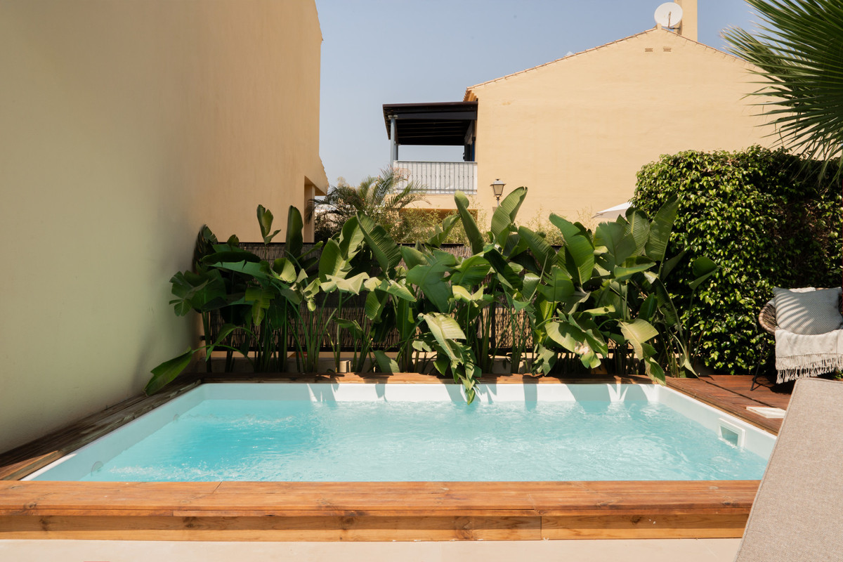 41-0bdc8f07789df4609410591d8ac779d9-17