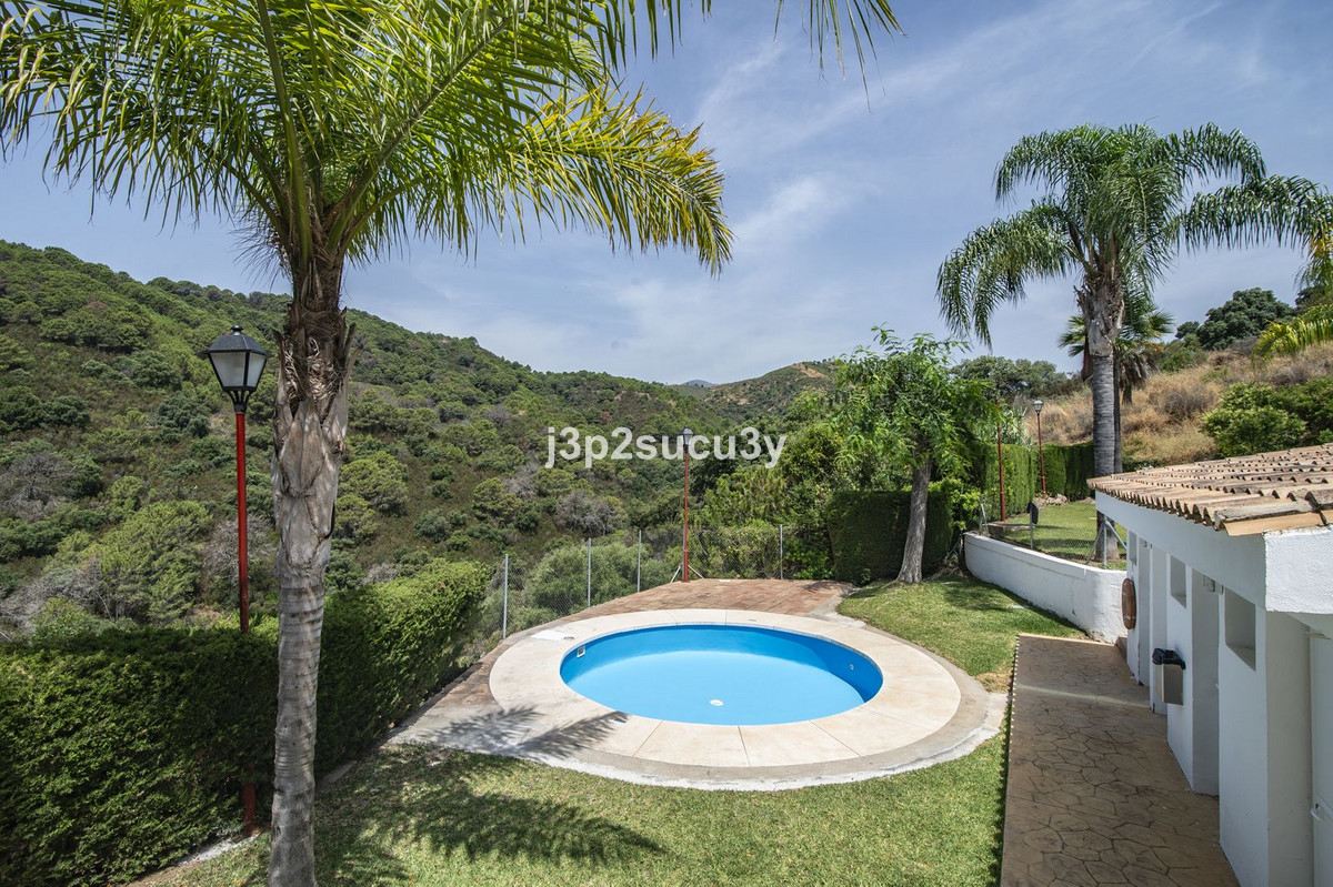 41-0bdc8f07789df4609410591d8ac779d9-18