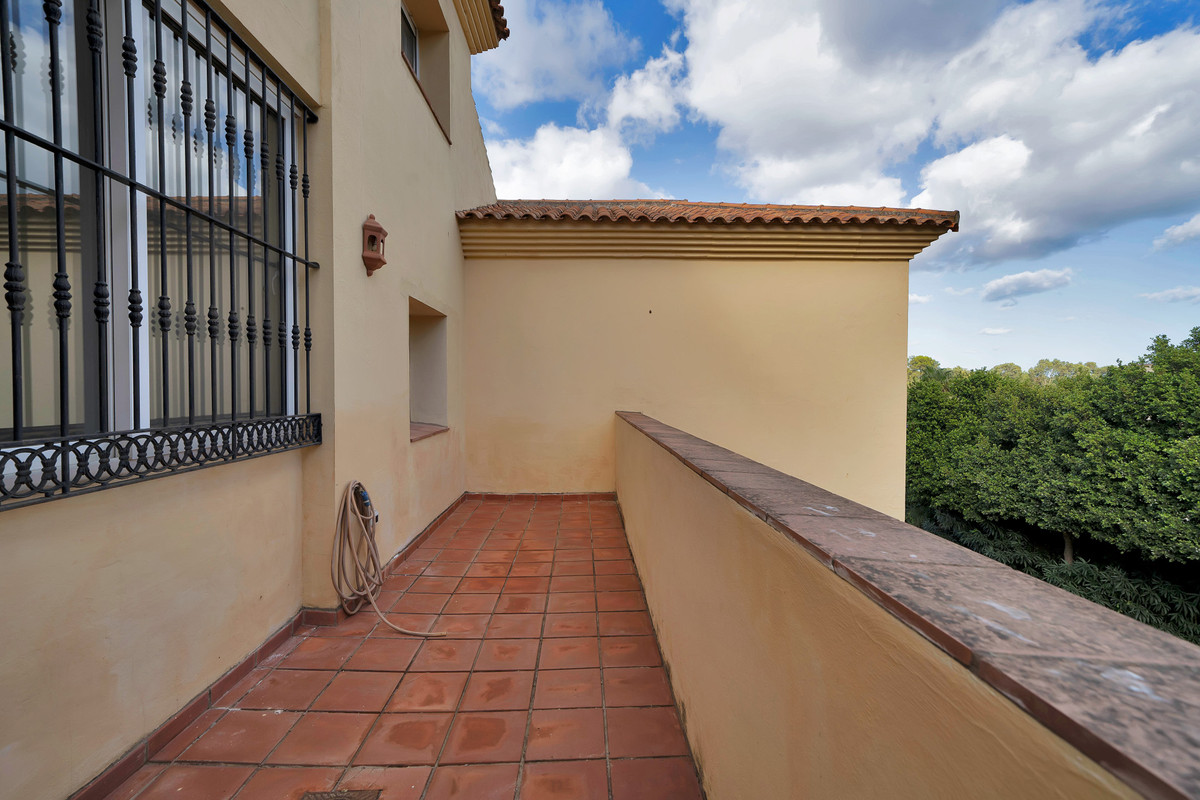 41-0bdc8f07789df4609410591d8ac779d9-19