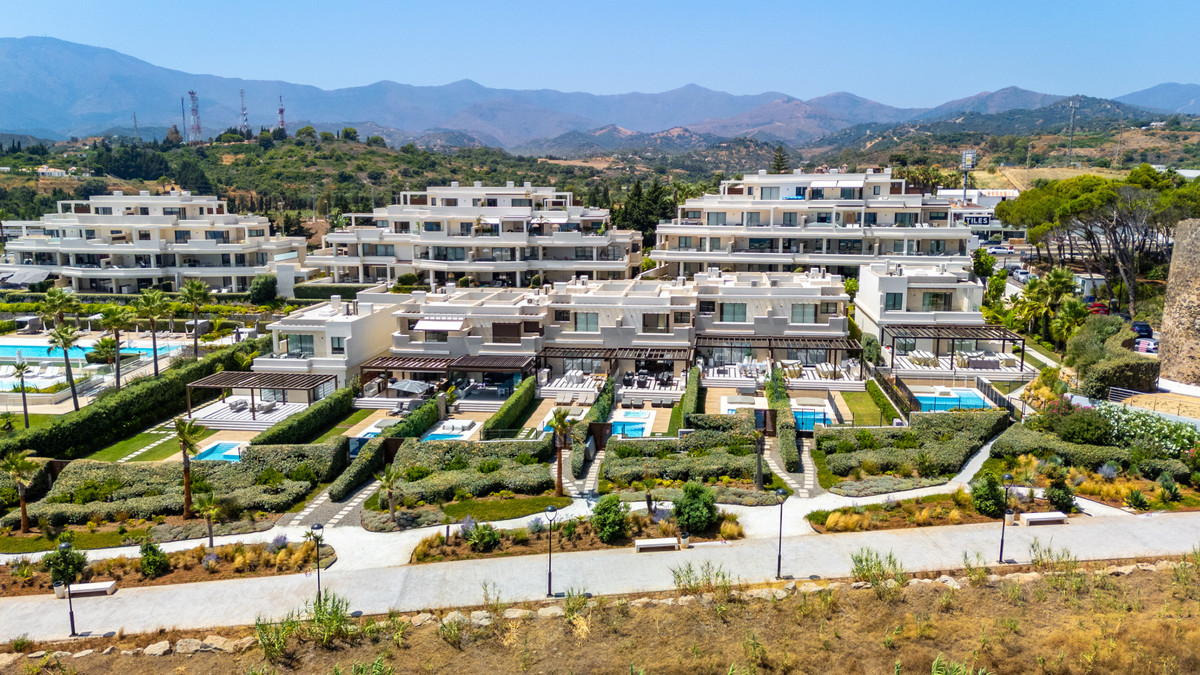 43-a8f5d713bac48f35147f2e8bcee96193-12