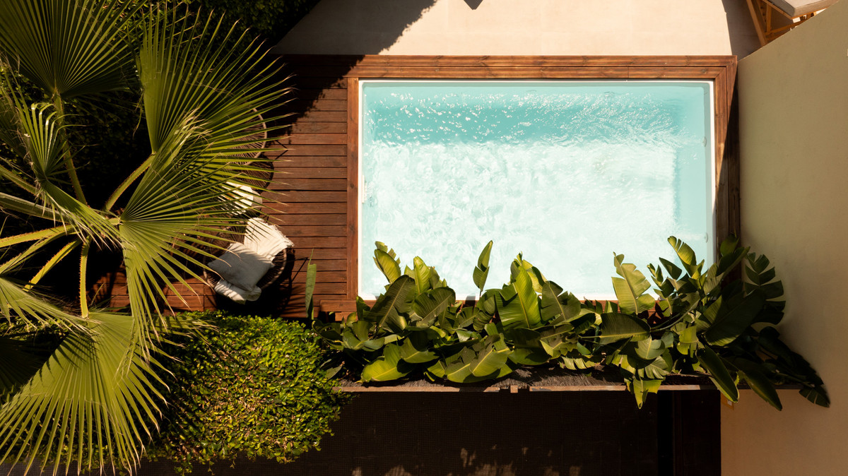 49-e4a2fb57c7644d14d3ccd34084db1526-9