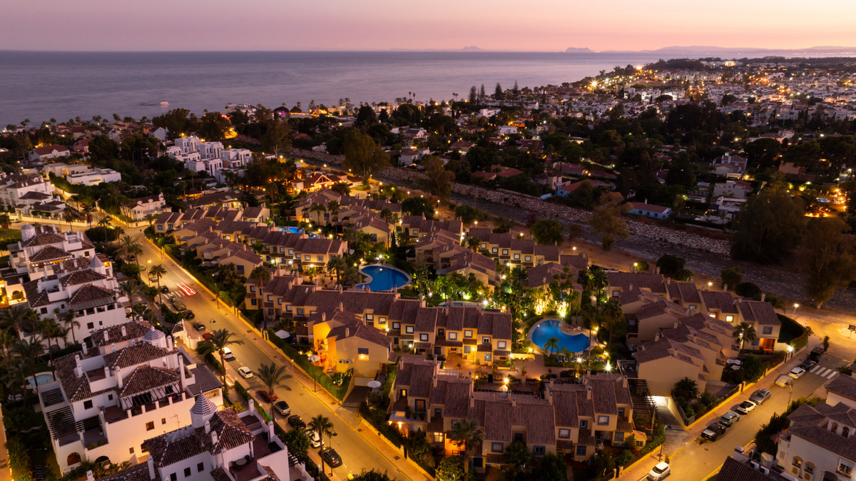 56-2d0a216f8e134b5871b2b0b286c835ab-5