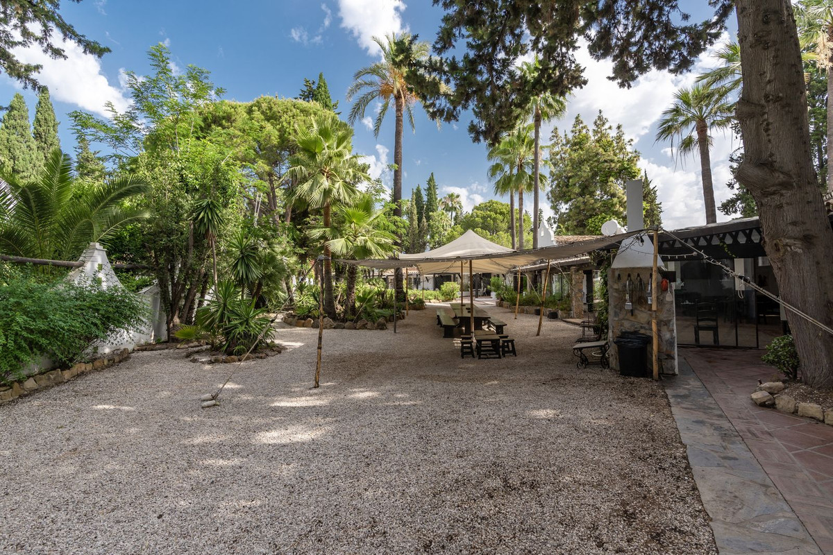 7-aa4cc561180b369757c0bb4af9886cd3-40