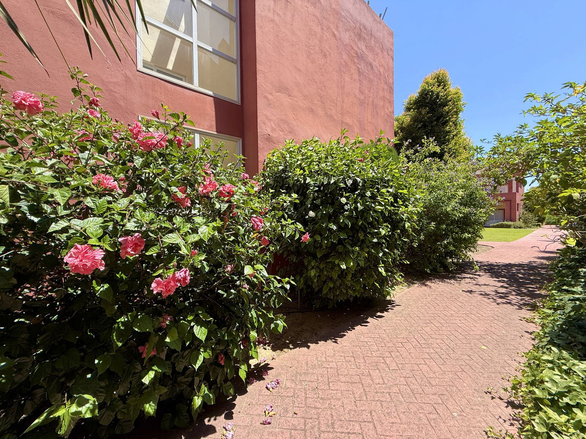 7-aa4cc561180b369757c0bb4af9886cd3-44