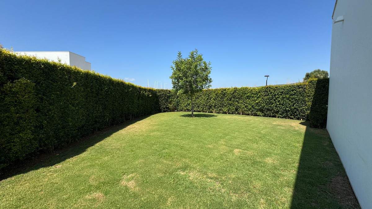 7-aa4cc561180b369757c0bb4af9886cd3-51