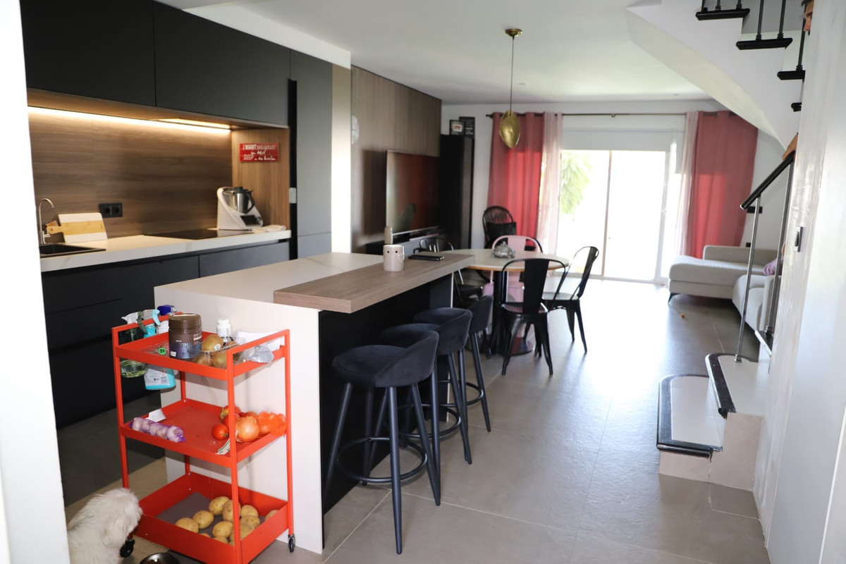 8-e64a9055bba3e77ac8aca3b893cdf826-60