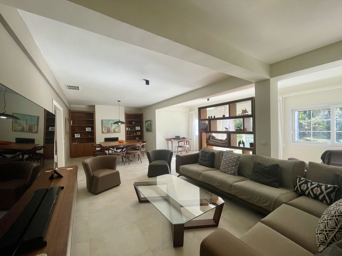 15-11d12f2f454f2f5e9b981fdd8b901d51-1