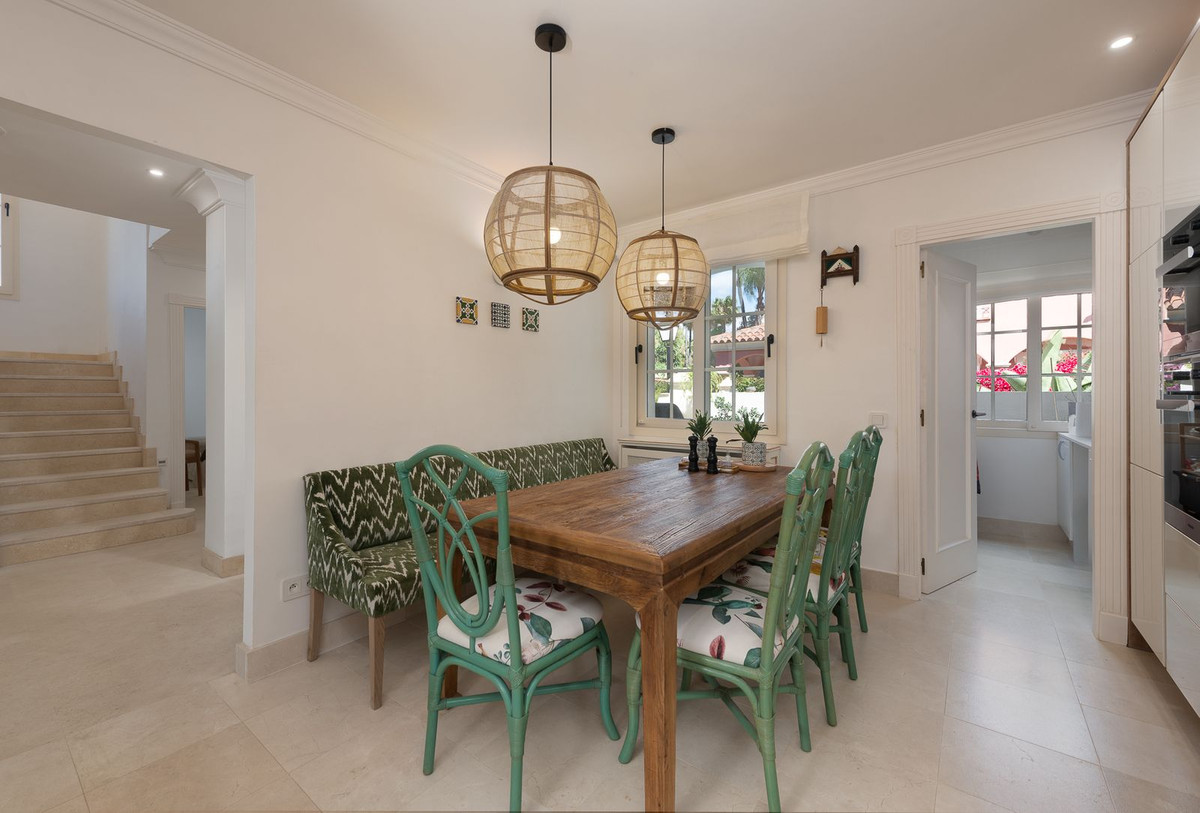 17-dd5fcd4f0eb487dfa3803f7e20814c0e