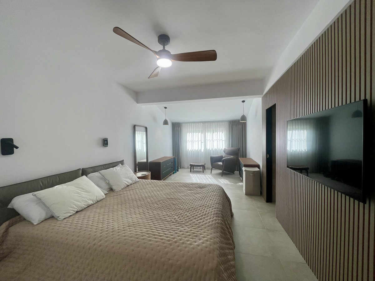 23-79897b85162c6a486c7a4d1eb46924dd-1