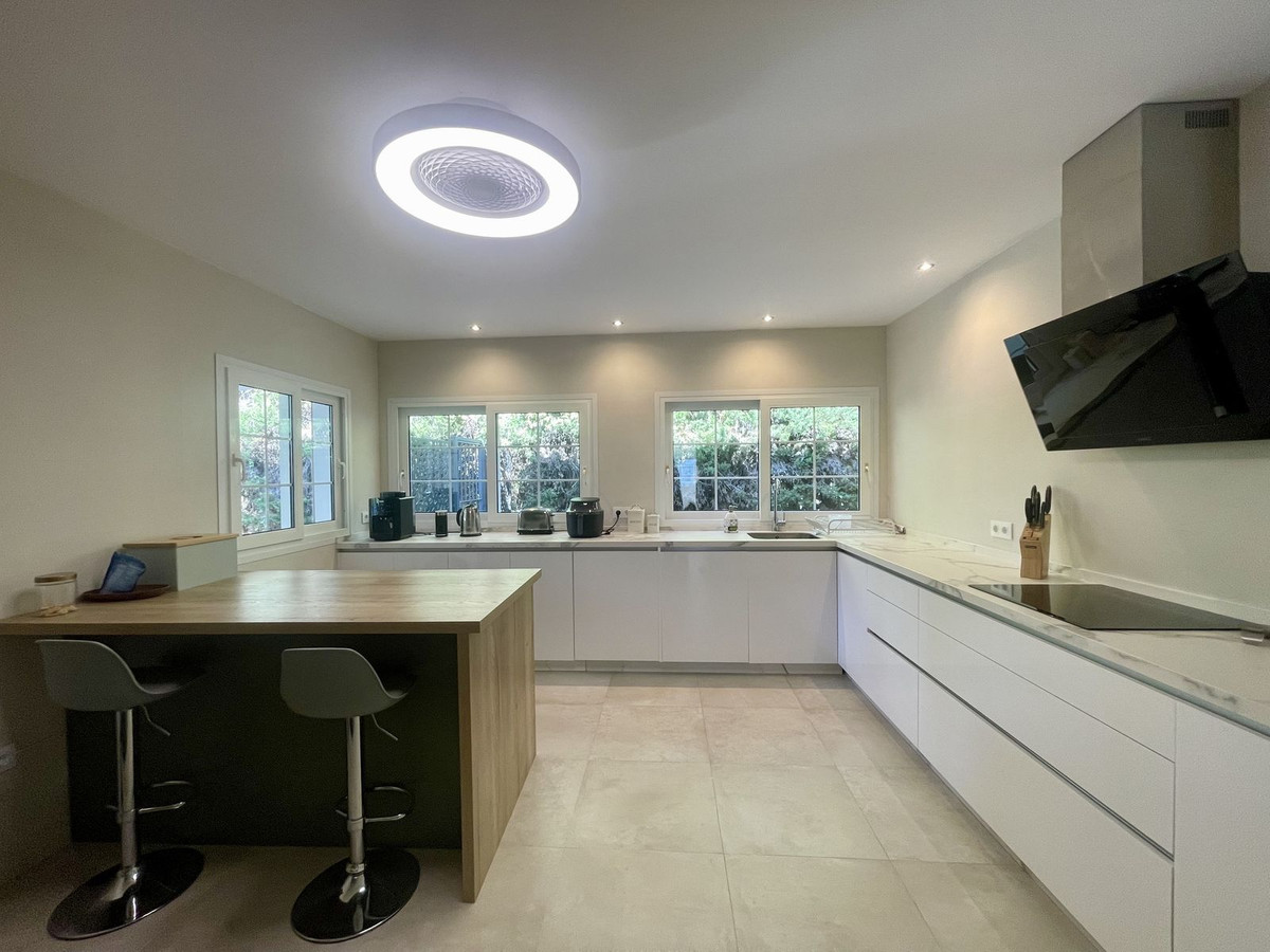 30-5e8634ec9576c9ad4825a6dec5b5d375-1