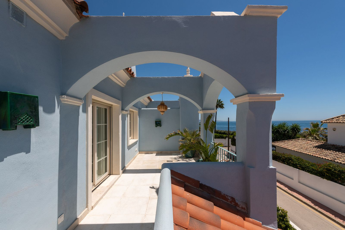 30-5e8634ec9576c9ad4825a6dec5b5d375