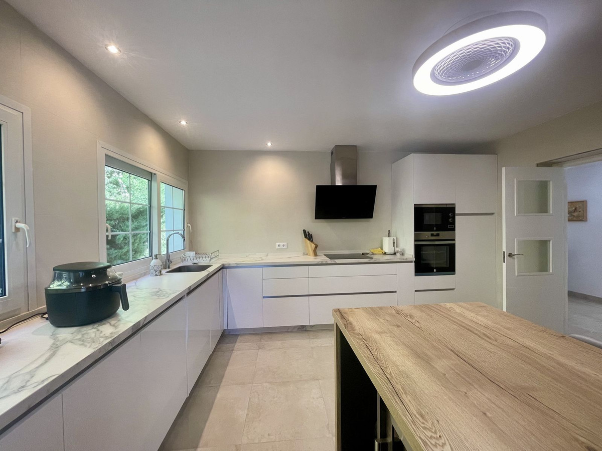 32-e7f90ea5feef5e01d64d74d6b6d8a834-1