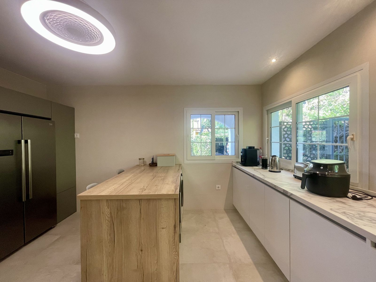 34-2e8657844e540eba0189d71f472ffca9-1